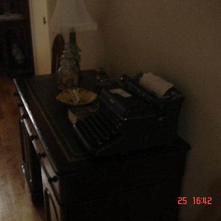 Bed and Breakfast Abbey House Томастаун Екстер'єр фото