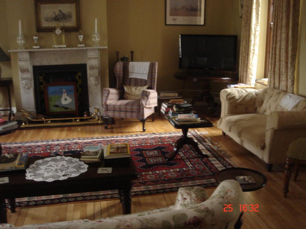 Bed and Breakfast Abbey House Томастаун Екстер'єр фото