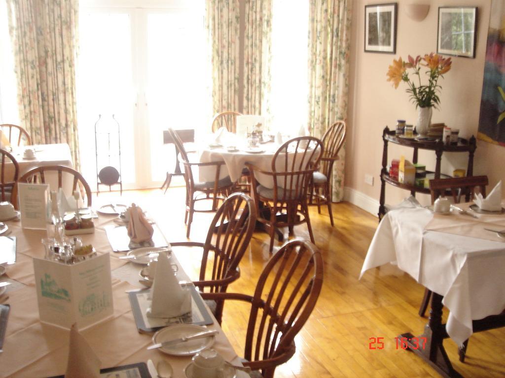 Bed and Breakfast Abbey House Томастаун Екстер'єр фото