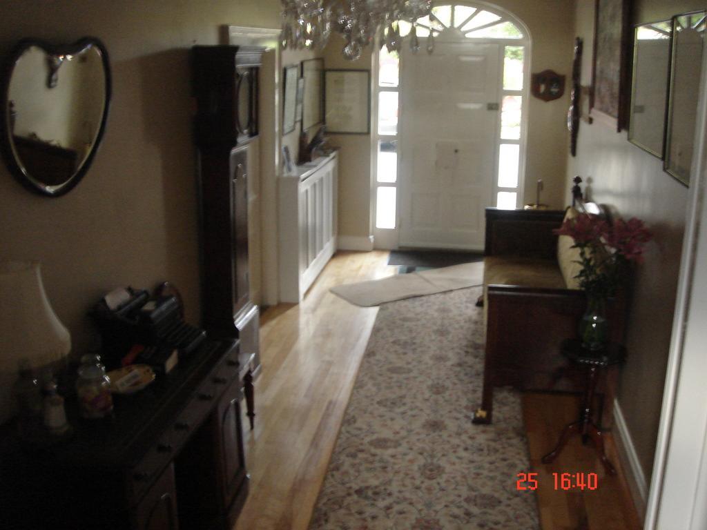 Bed and Breakfast Abbey House Томастаун Екстер'єр фото